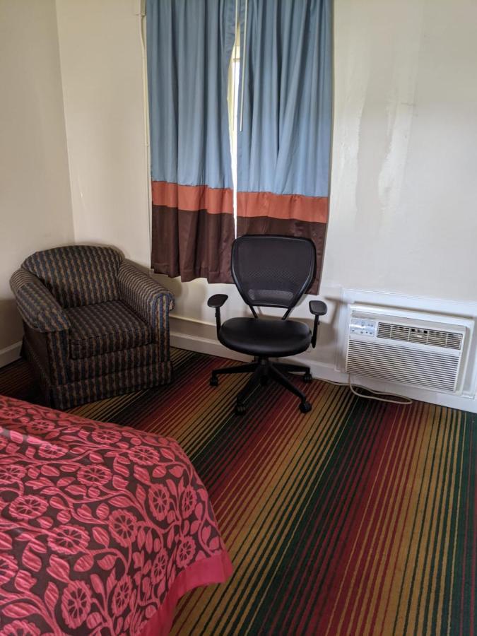 Azalea Inn & Suites Уилмингтон Экстерьер фото