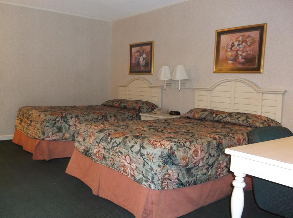 Azalea Inn & Suites Уилмингтон Номер фото