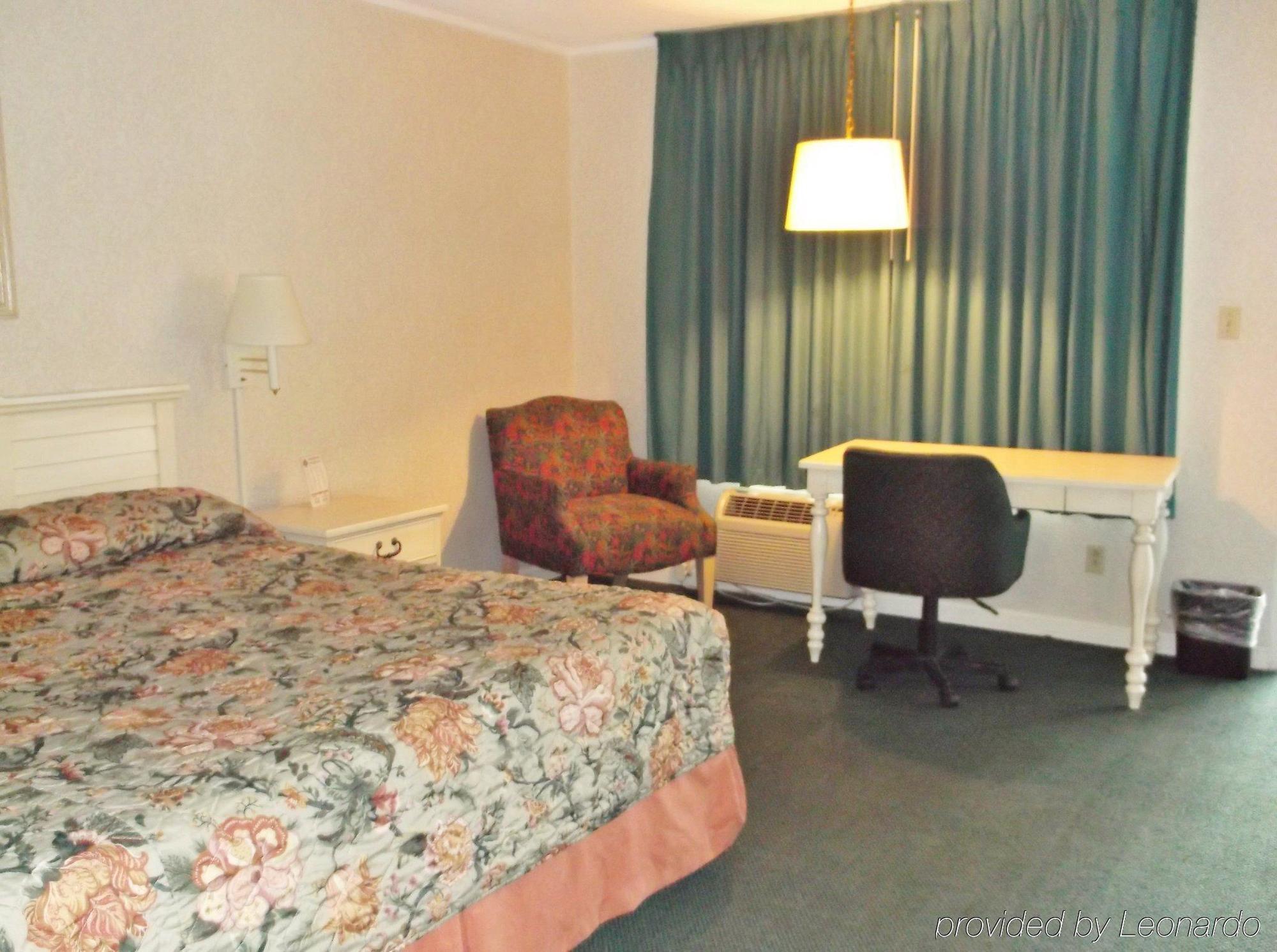 Azalea Inn & Suites Уилмингтон Экстерьер фото